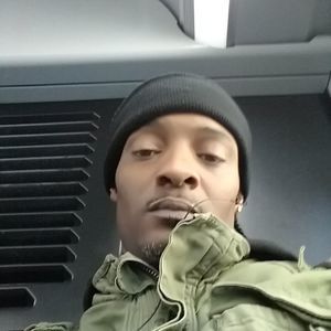 Meet your Posher, Emanuel